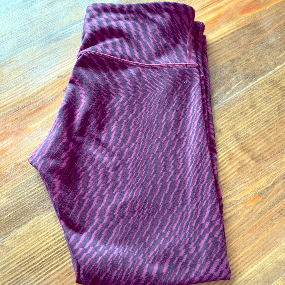 Lululemon size 6 cropped pants